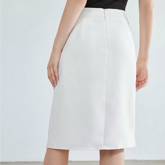 Premium Asymmetrical lace detail White knee length midi skirt - Picture 4 of 6